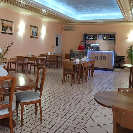Hotel Perla Massa Lombarda Ngoại thất bức ảnh