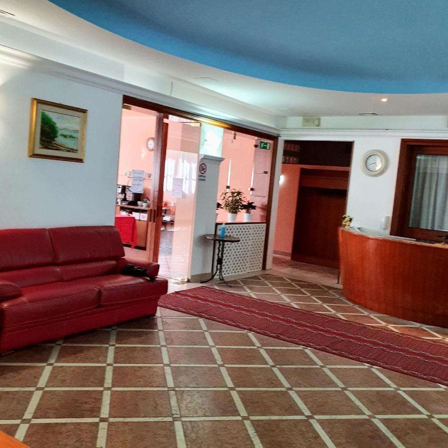 Hotel Perla Massa Lombarda Ngoại thất bức ảnh