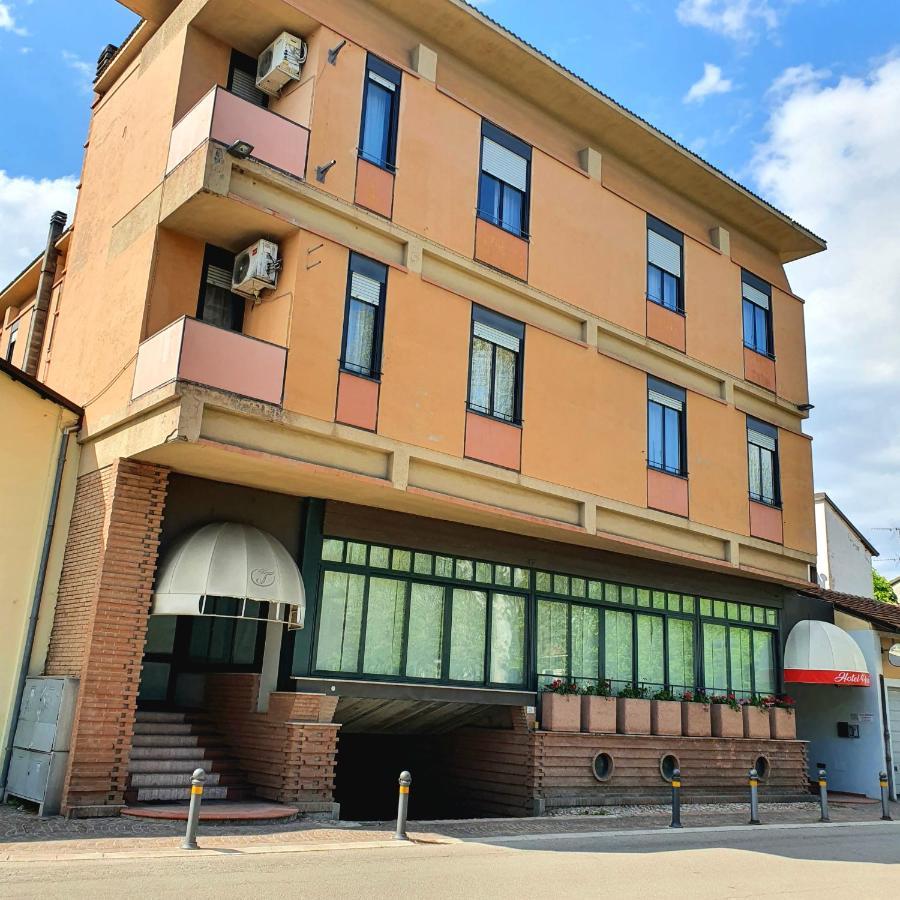 Hotel Perla Massa Lombarda Ngoại thất bức ảnh