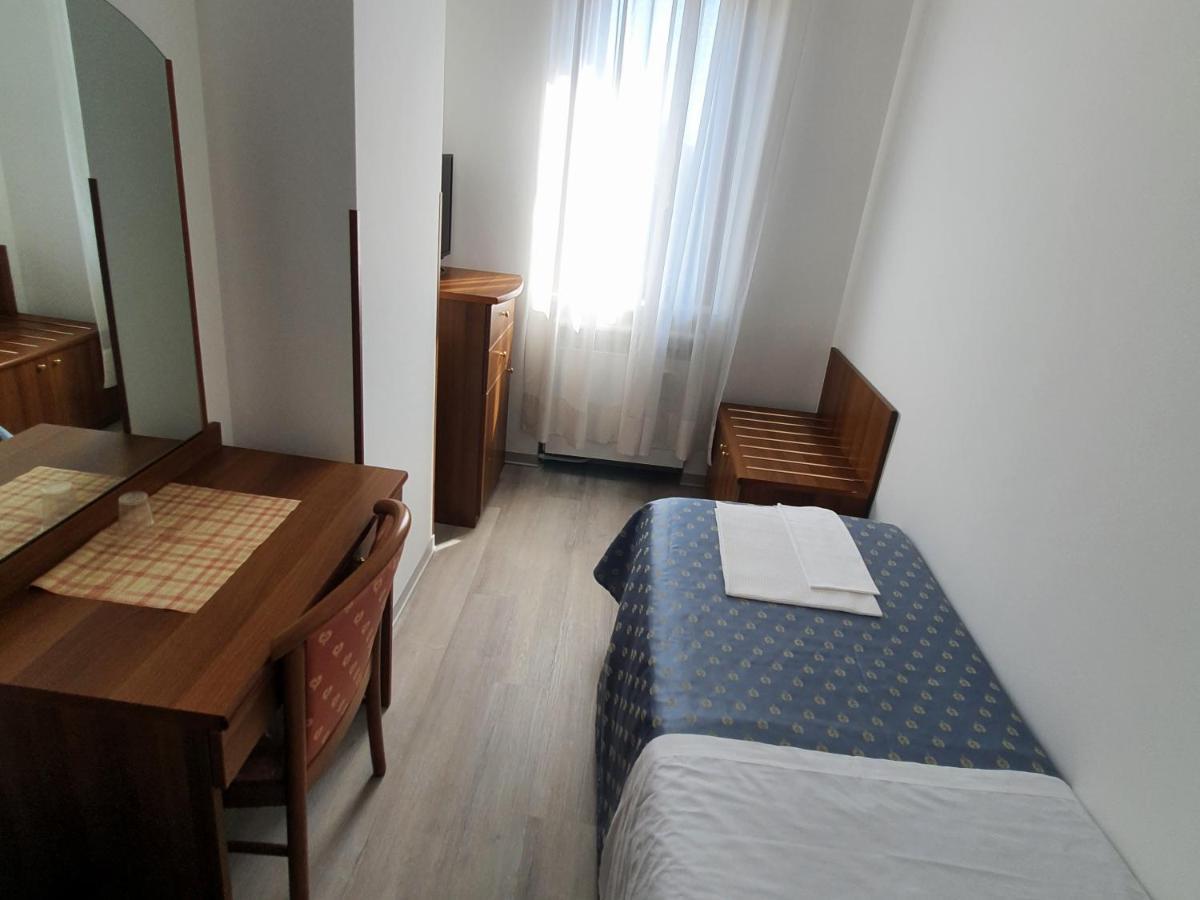 Hotel Perla Massa Lombarda Ngoại thất bức ảnh