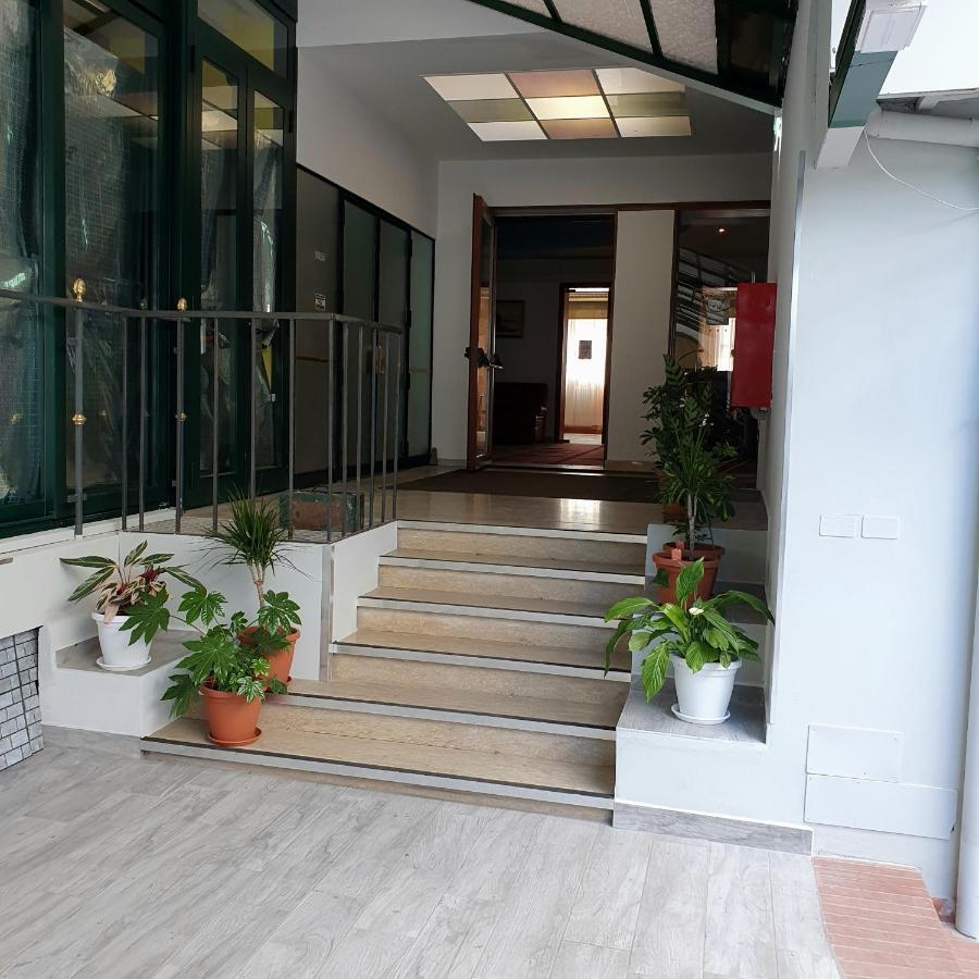 Hotel Perla Massa Lombarda Ngoại thất bức ảnh