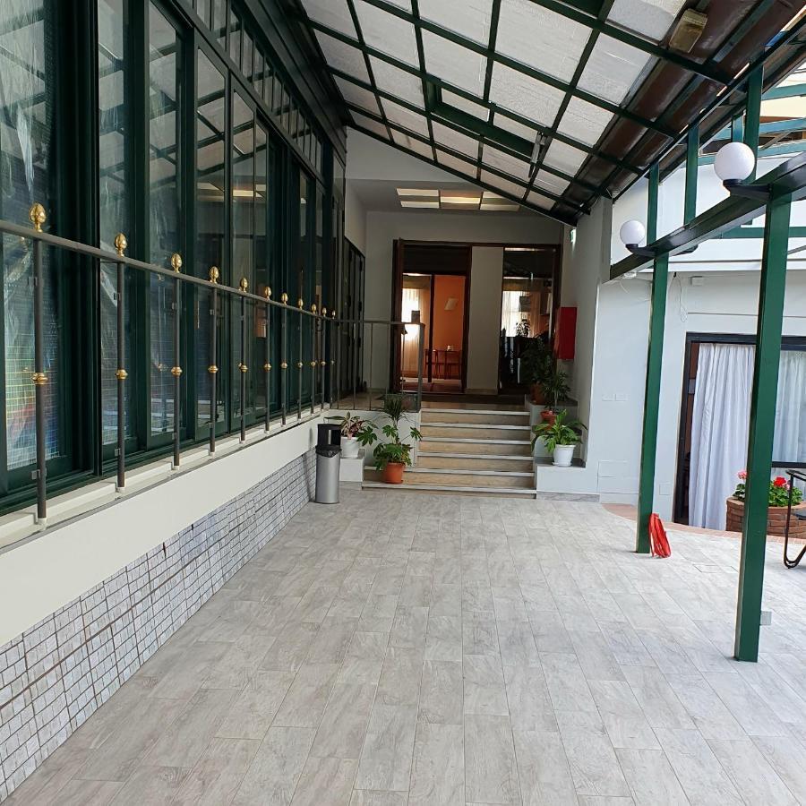 Hotel Perla Massa Lombarda Ngoại thất bức ảnh