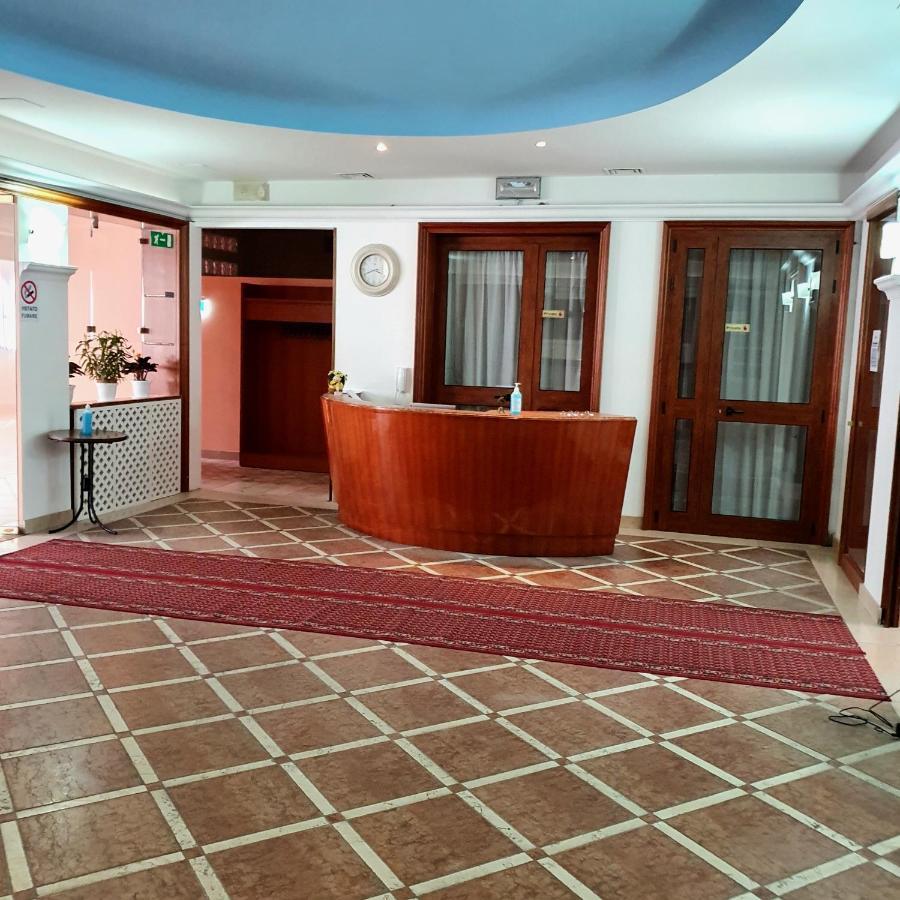 Hotel Perla Massa Lombarda Ngoại thất bức ảnh