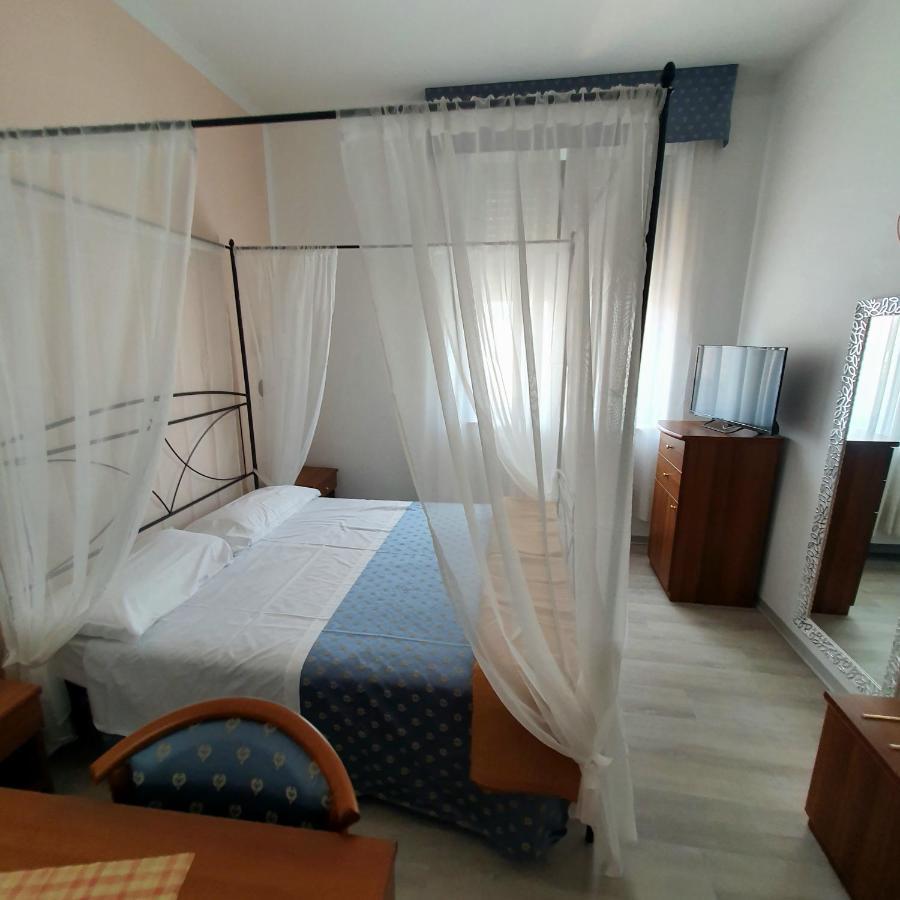 Hotel Perla Massa Lombarda Ngoại thất bức ảnh