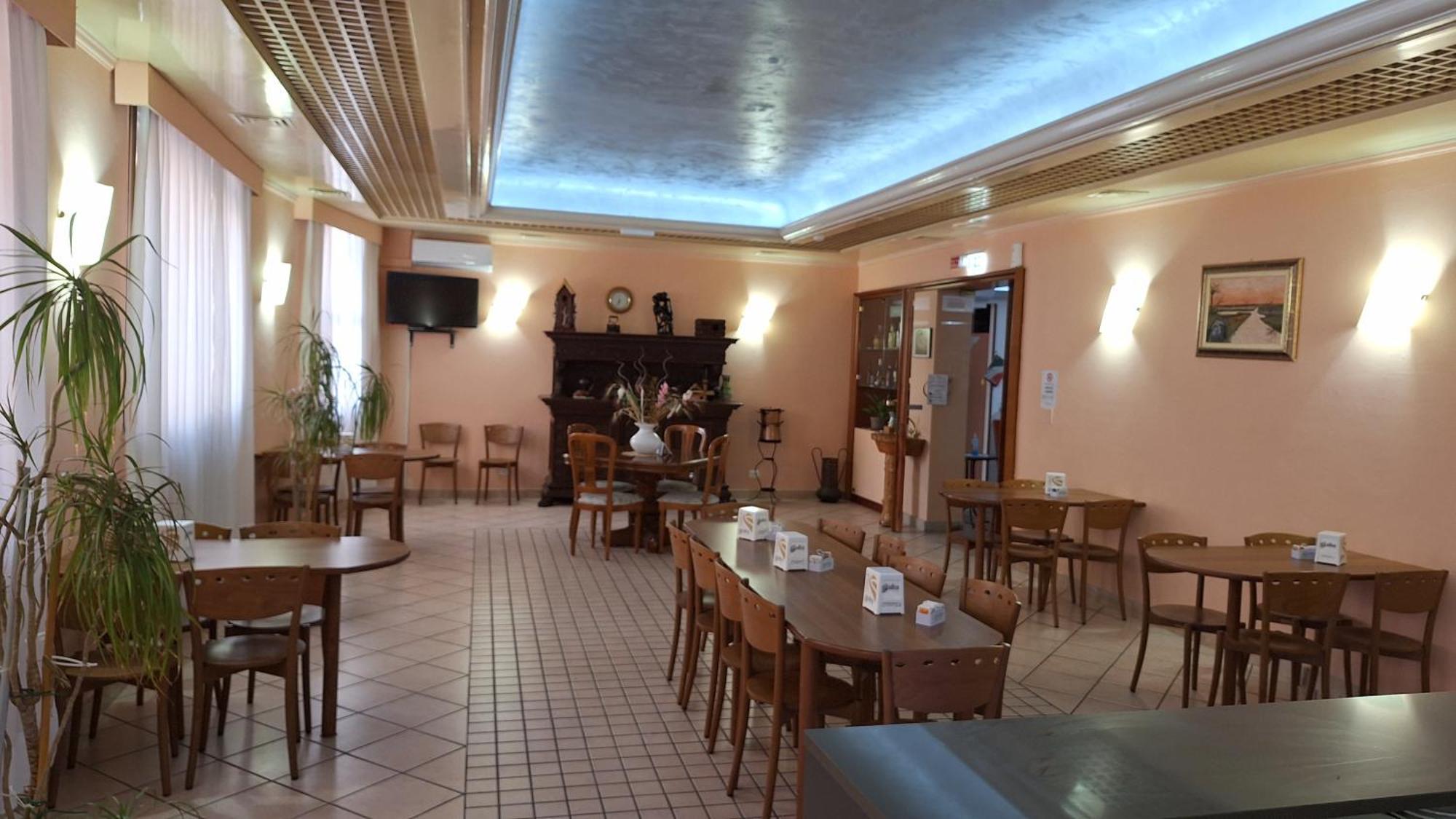 Hotel Perla Massa Lombarda Ngoại thất bức ảnh