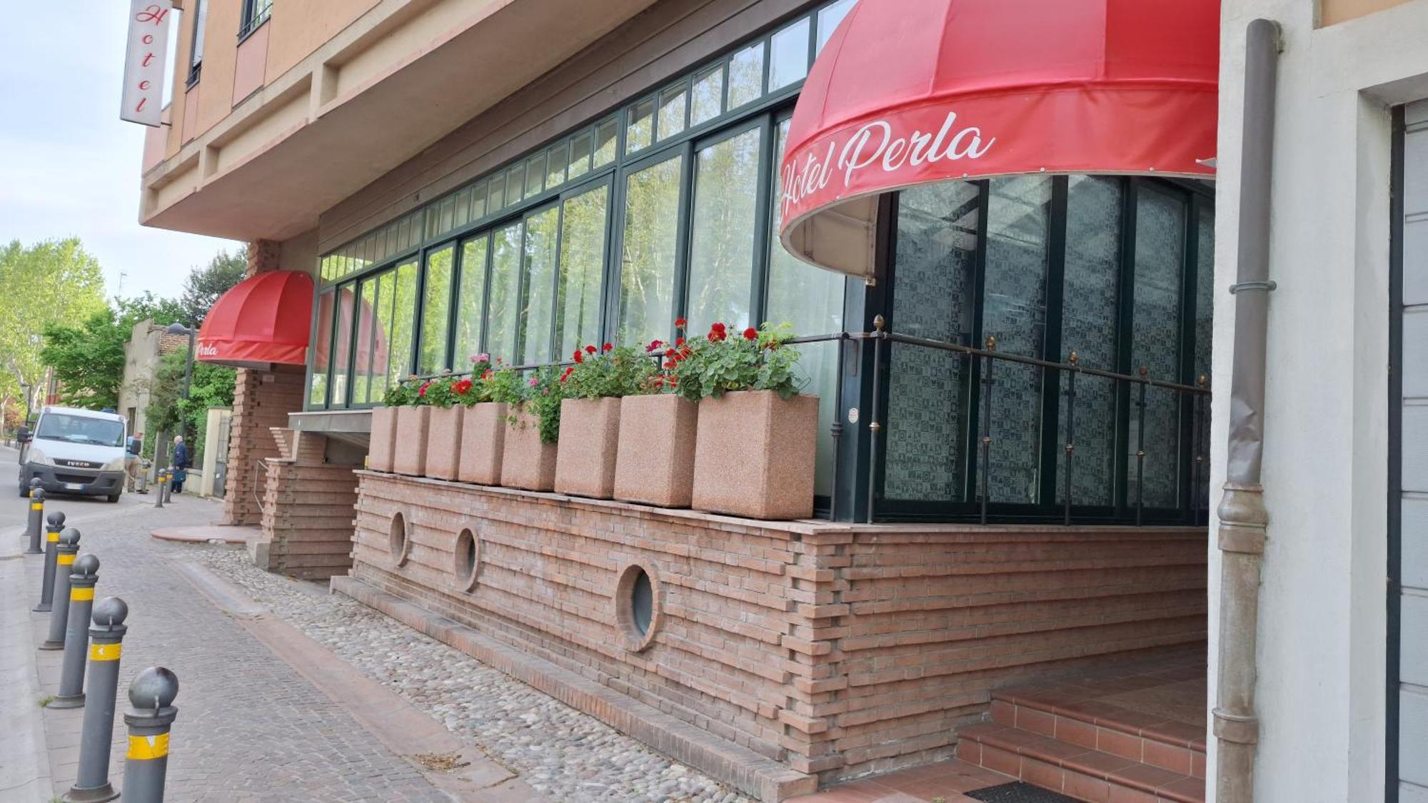 Hotel Perla Massa Lombarda Ngoại thất bức ảnh